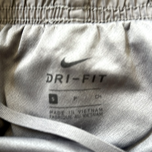 Nike tempo shorts - Picture 3 of 4